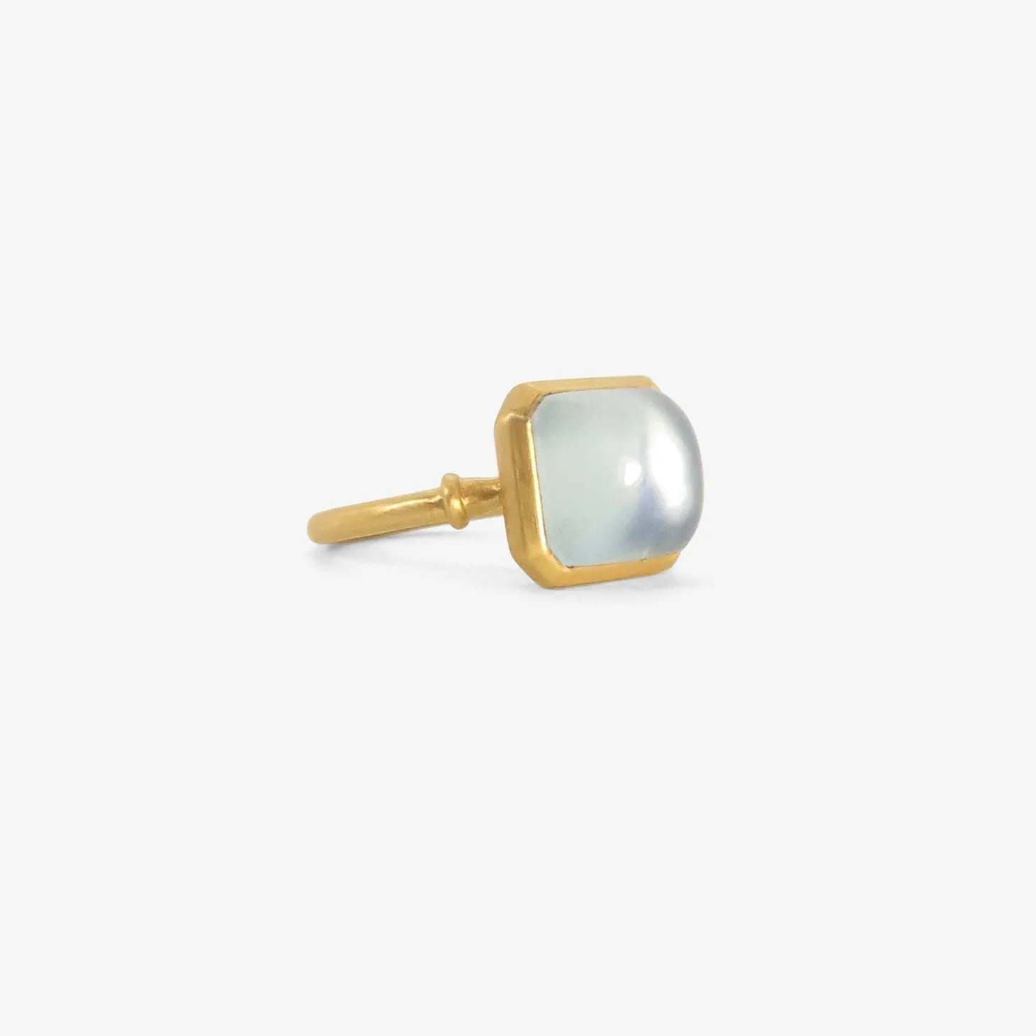 22k & aquamarine capsa ring