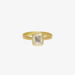 18k & icy white diamond ring .8ct
