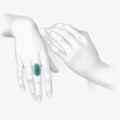 18k & large oval gem silica ring, 24.06ct