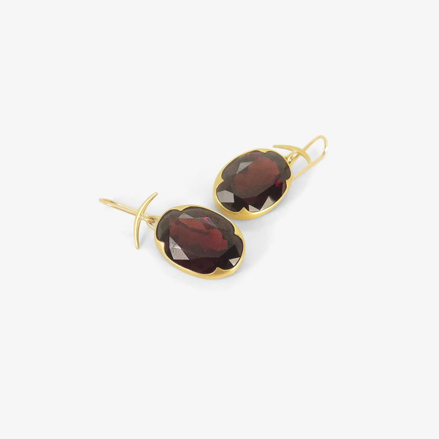 18k & oval almandine garnet earrings, 27ct