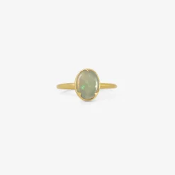 18k & oval australian opal ring
