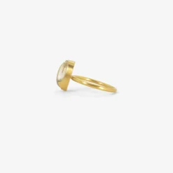 18k & oval fine moonstone ring, 3.9ct