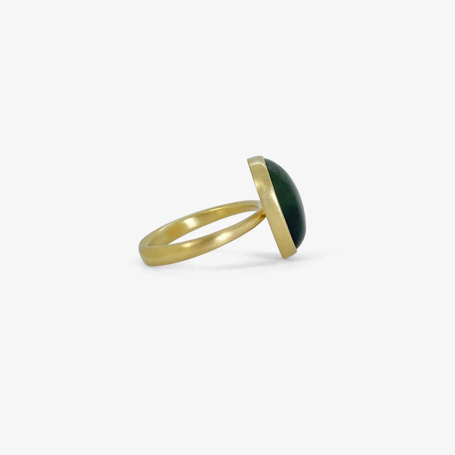 18k & oval green ombré tourmaline ring, 10.39ct