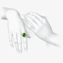 18k & oval green tourmaline ring, 20.57ct