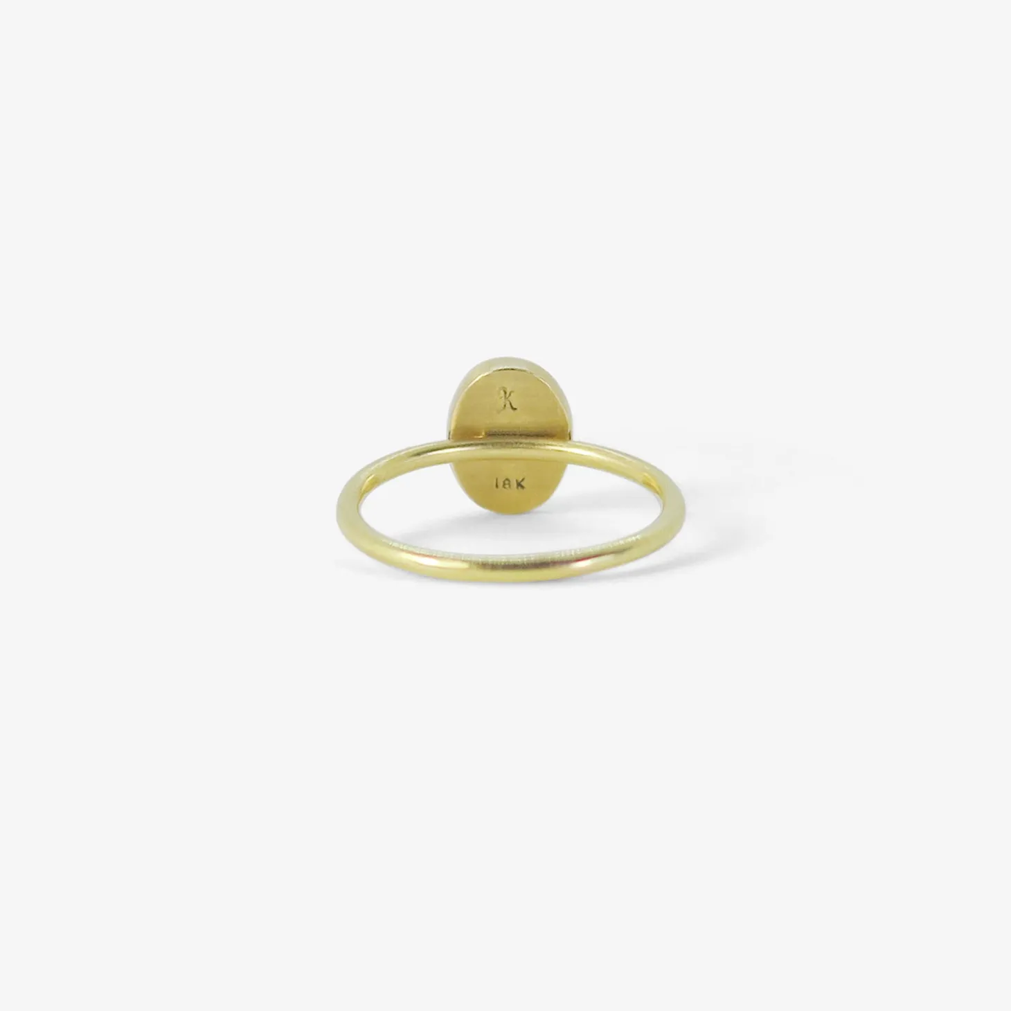 18k & oval rainbow moonstone ring