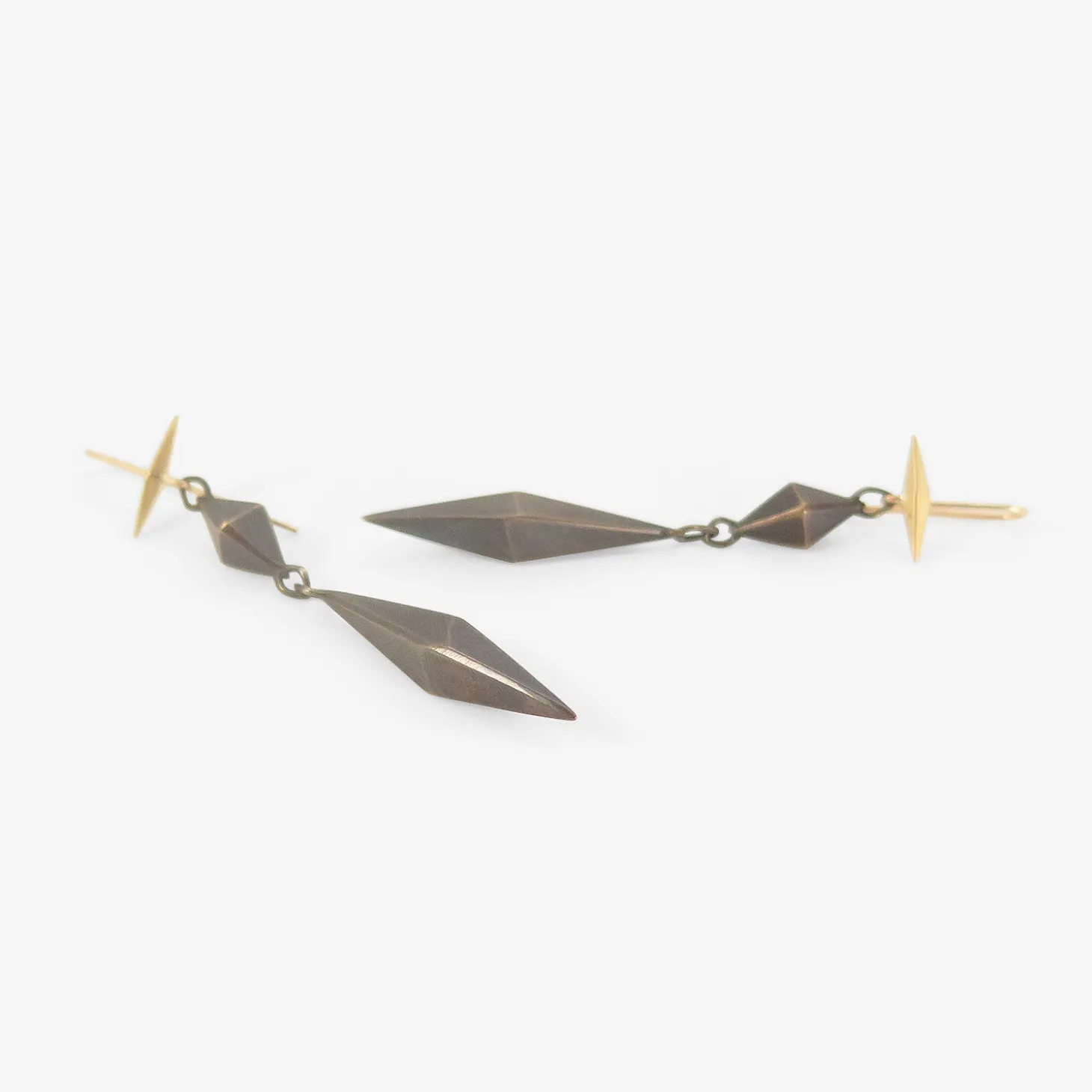 18k & oxidized bronze three-piece chiseled link earrings