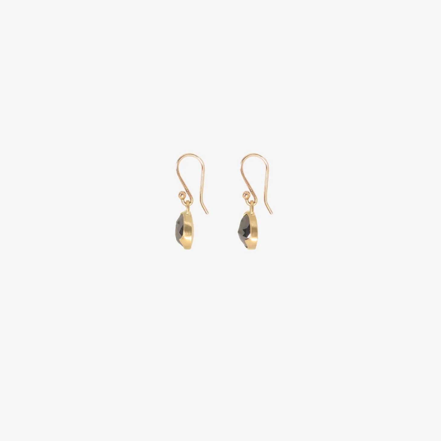 18k & pear-shaped black diamond earrings, 3.03ct