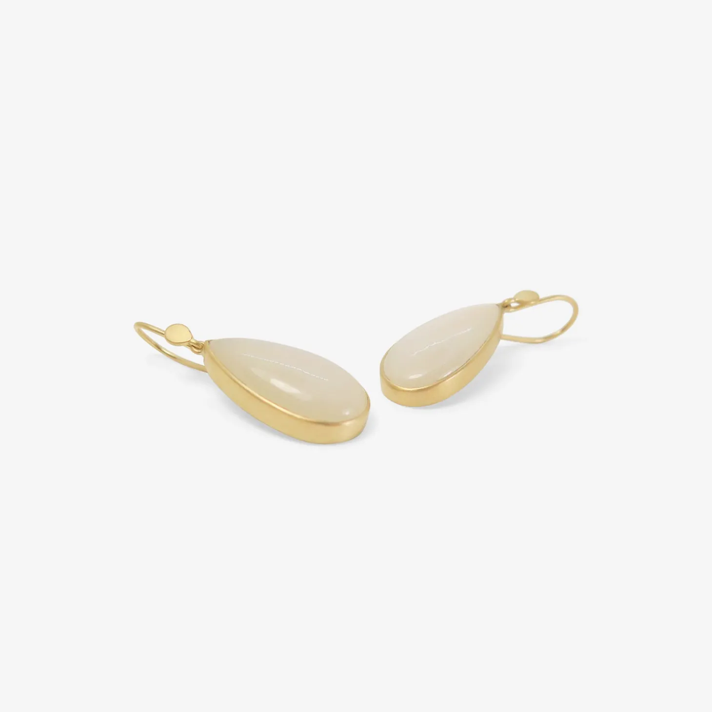 18k & pear-shaped moonstone drop earrings, 15.88ct