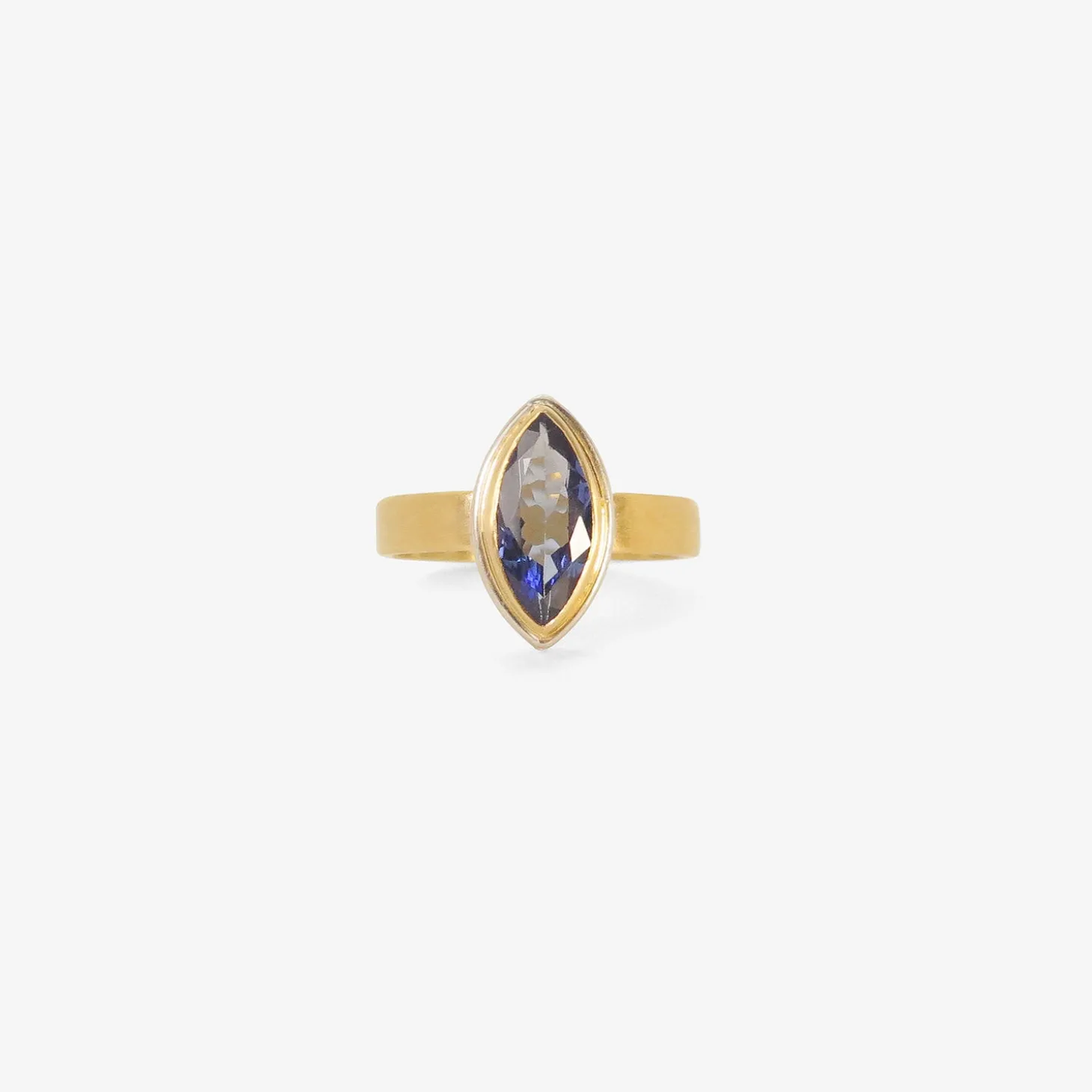 18k & platinum ring with marquis-shaped tanzanite, 1.32ct