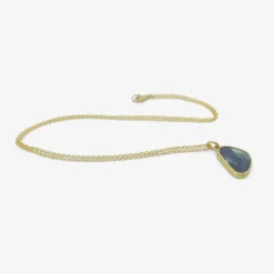18k & stormy sapphire sequin pebble pendant, 4.39ct