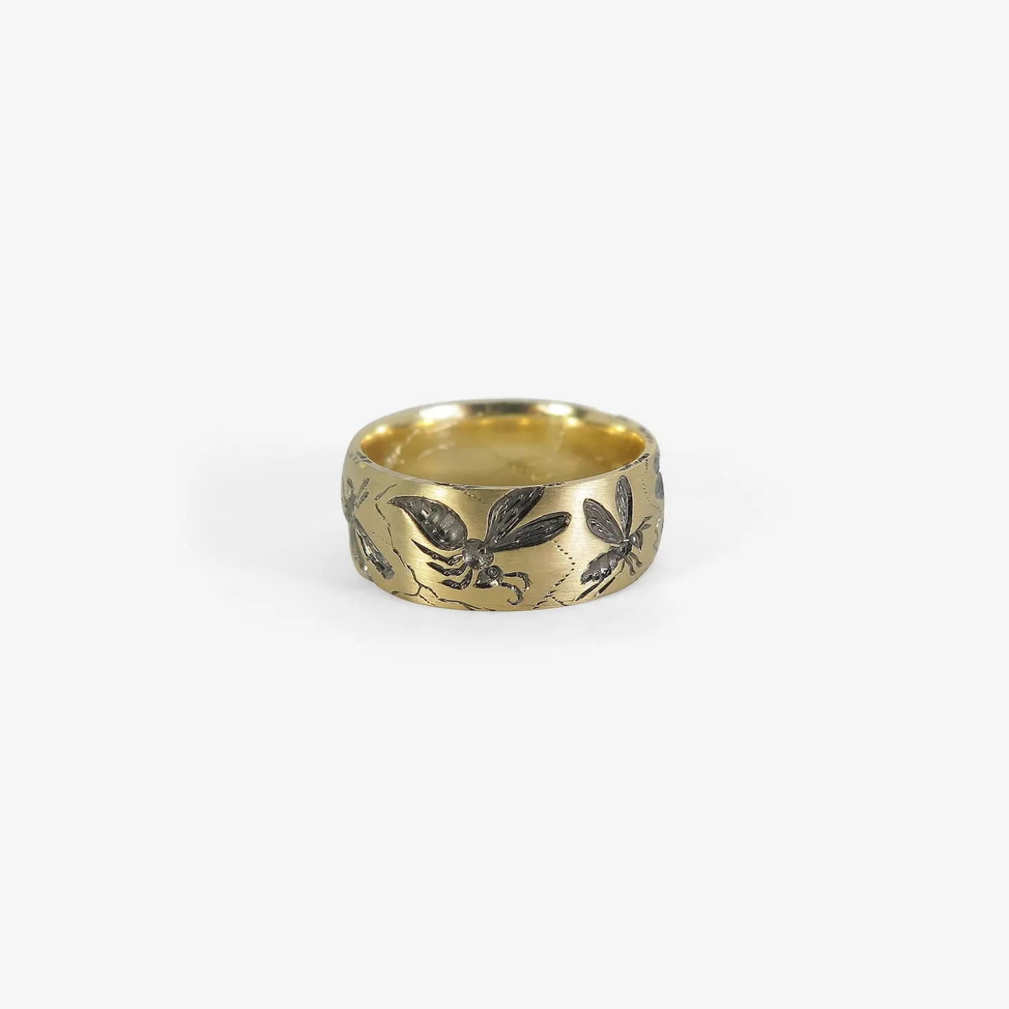9k bee band with black rhodium plating, size 6 1/2 - final sale