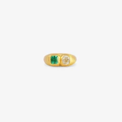 18k double ring with emerald & diamond