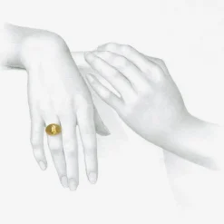 18k love token ring – “in medias res” – into the midst, size 7 1/4