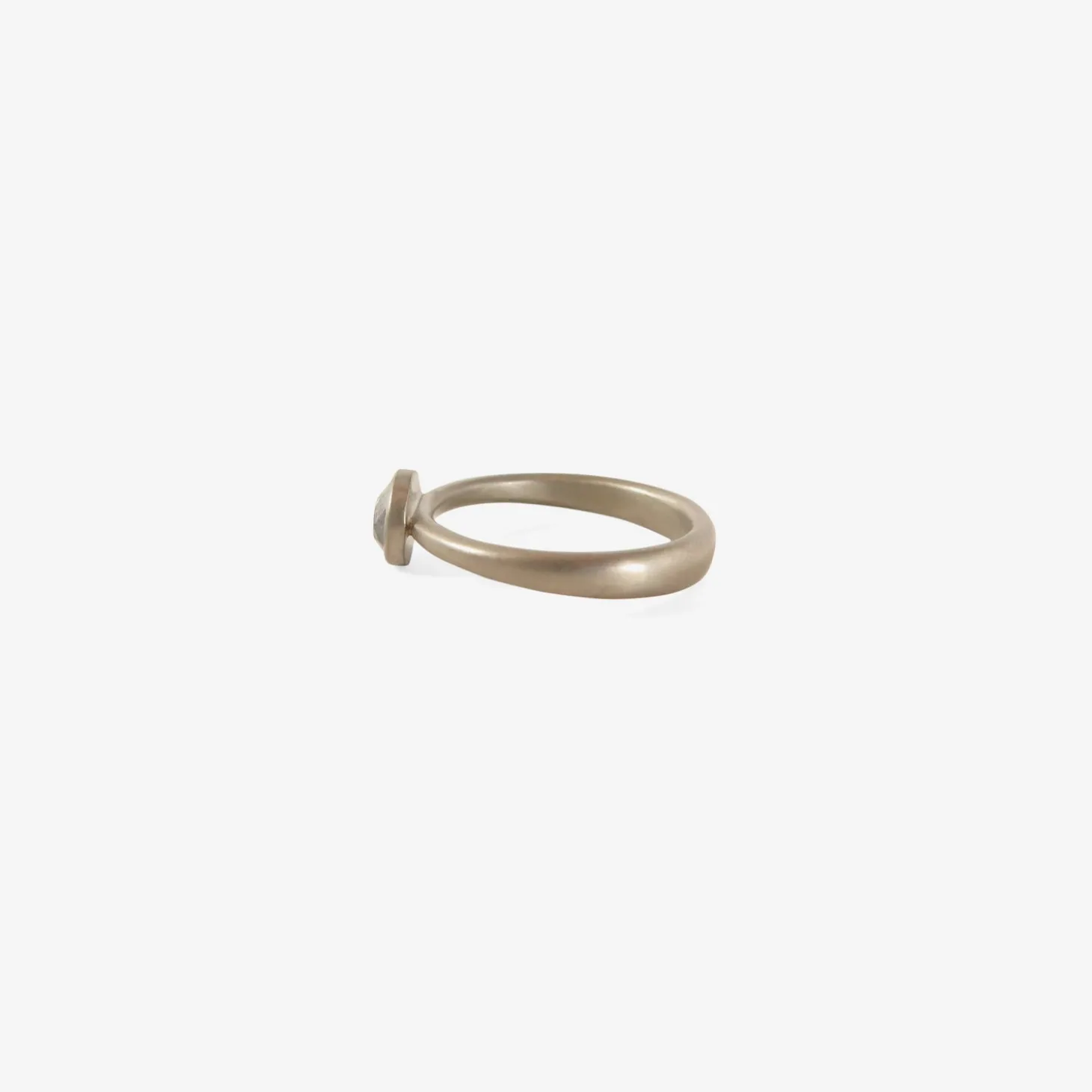 18k palladium & horizontal pear shaped diamond ring