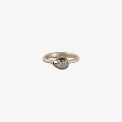 18k palladium & horizontal pear shaped diamond ring