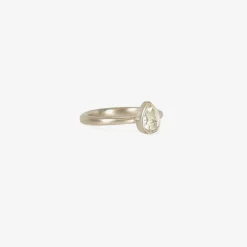 18k palladium & pear-shaped foggy white diamond ring, 0.95ct