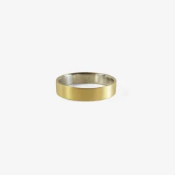 18k wide flat comfort band with platinum interior