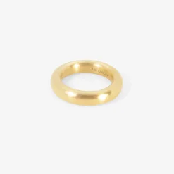 18k yellow gold stout band, size 6 1/2